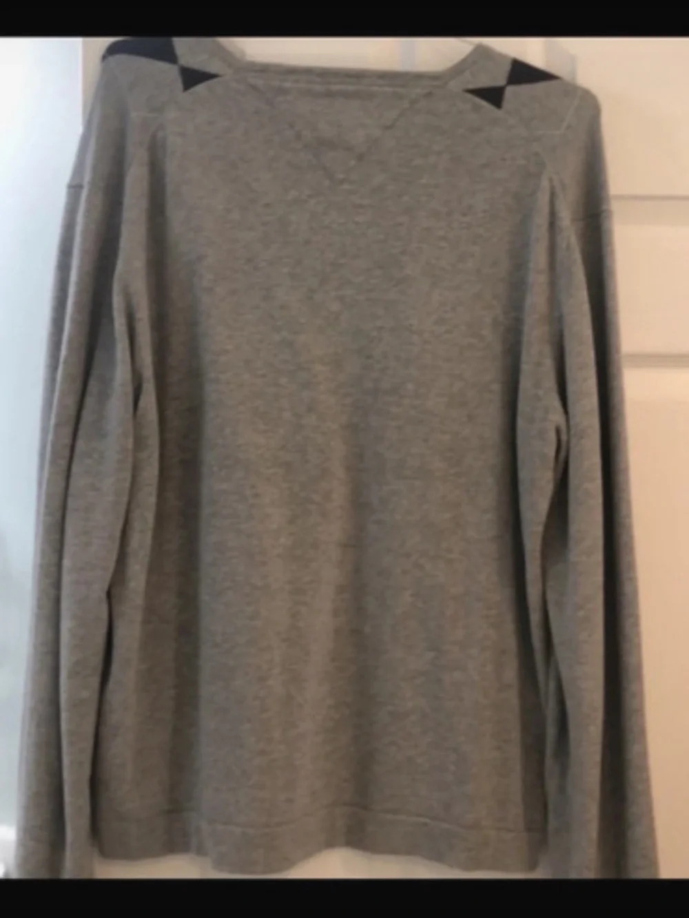 Tommy Hilfiger Classic Argyle V-Neck Sweater  | Large - EUC